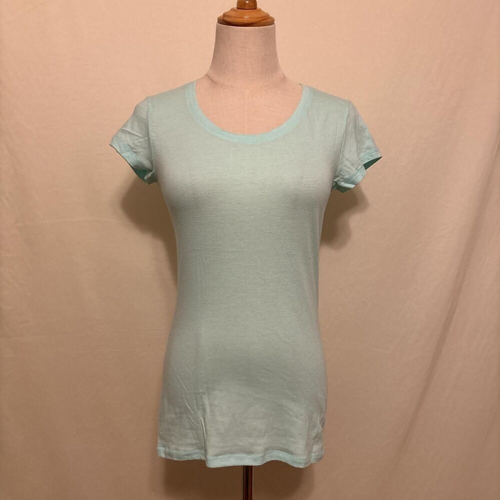 basic short sleeve tshirt